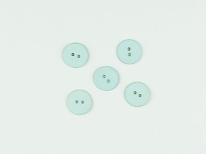 Matt shell buttons with chalky finish 18mm
